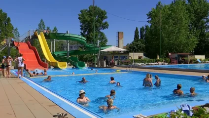 Kontrolovaná kvalita vody a rodinné novinky na mestskom kúpalisku