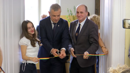 Az Oláh család emlékét őrzi a felújított tanterem a Selye János Gimnáziumban